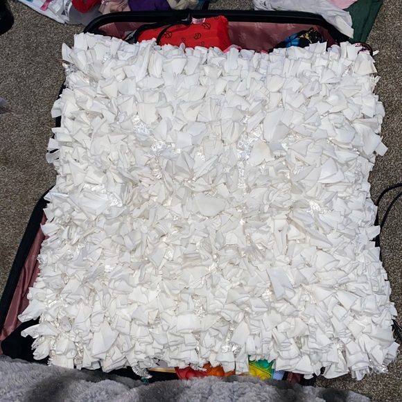 White accent pillow - Picture 1 of 2